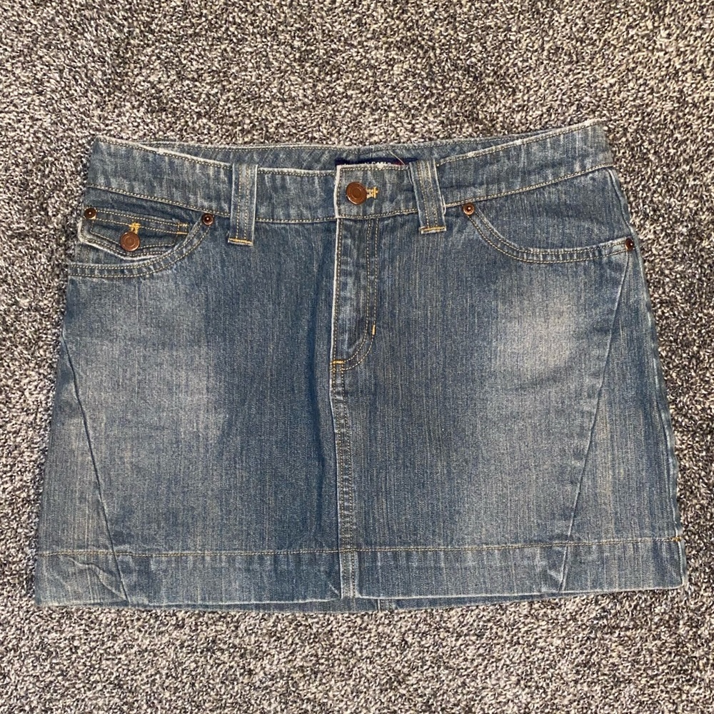 ⭐️ American Eagle women’s denim jean skirt size 4